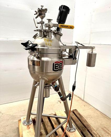 Used 2 GALLON LEE S/S JACKETED REACTOR AND MIXER