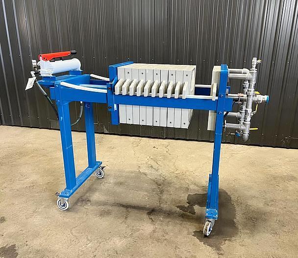 Used 2 CU. FT. MET-CHEM FILTER PRESS - 470 MM - MANUAL - C.G.R.