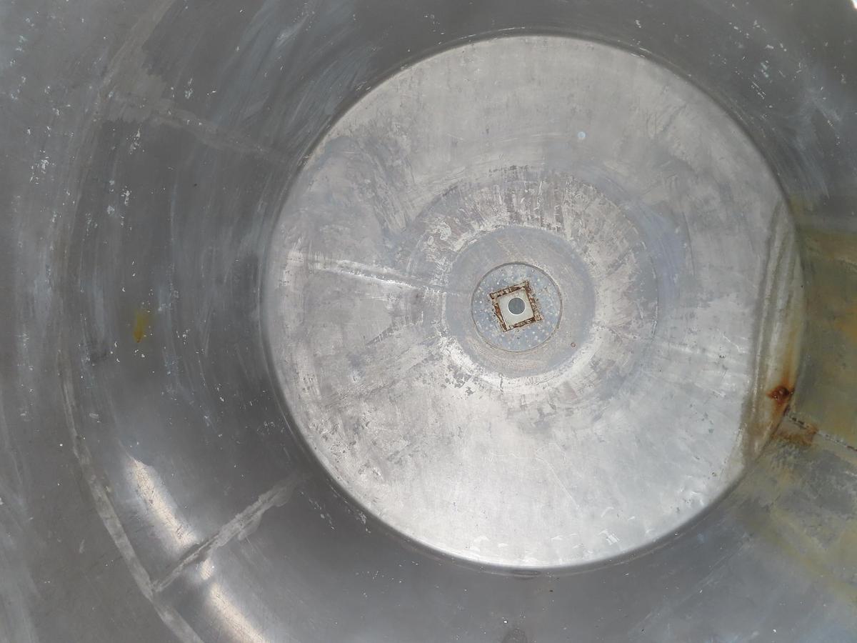 Used 3,000 GALLON MIX TANK WITH DISH BOTTOM - S/S