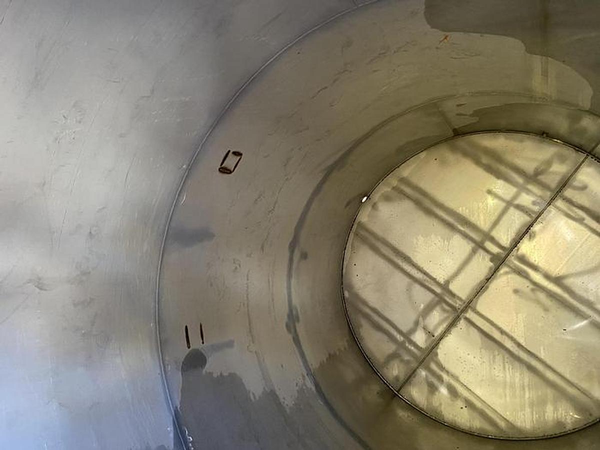 Used 3,500 GALLON FESCO VERTICAL STORAGE TANK - S/S