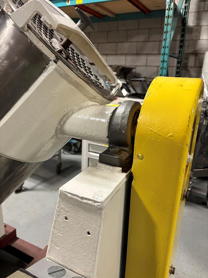 Used 2 CU. FT. P-K TWIN SHELL BLENDER - S/S - LIQUID/SOLIDS BAR