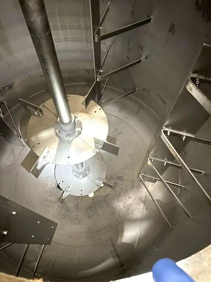 Used (2) 3,000 GALLON ALLOY 20 AND STAINLESS STEEL REACTOR VESSEL WITH HALF PIPE JACKET AND MIXER
