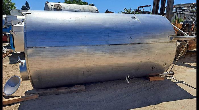Used 3,000 GALLON 6.5 FT. x 12 FT. DISH BOTTOM S/S TANK