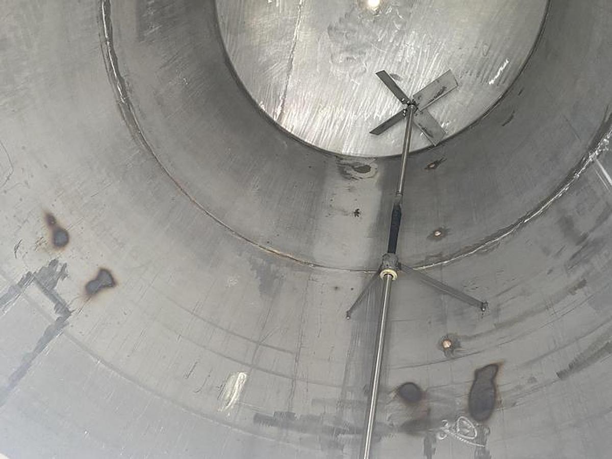 Used 4,000 GALLON LEE METAL PRODUCTS VERTICAL MIX TANK - T-304 S/S