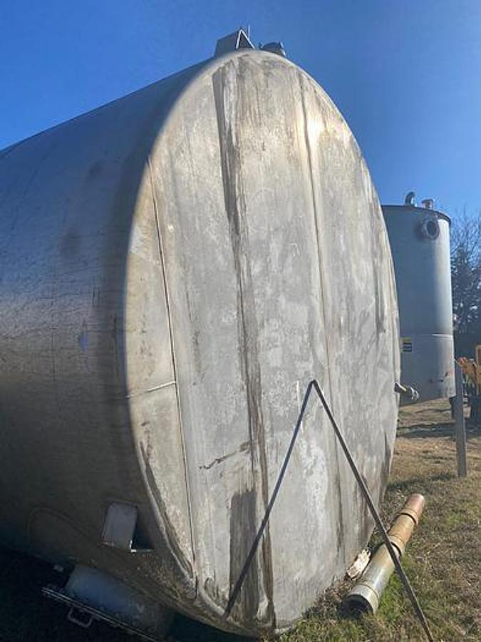 Used 12,600 GALLON WOLFE MECHANICAL VERTICAL MIX TANK - T-304L S/S