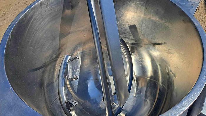 Refurbished 100 GALLON GROEN SELF CONTAINED - GAS FIRED KETTLE - SINGLE MOTION AGITATION - TILT