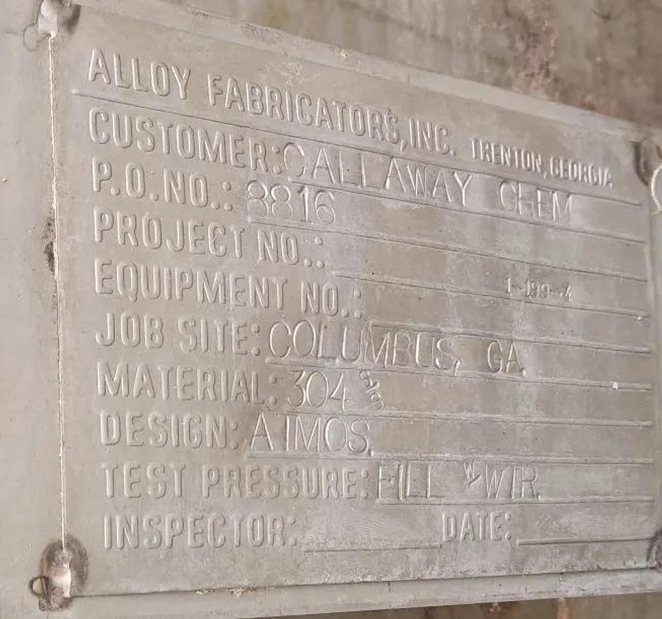 Used 12,000 GALLON ALLOY FAB VERTICAL MIX TANK WITH INTERNAL COILS - S/S