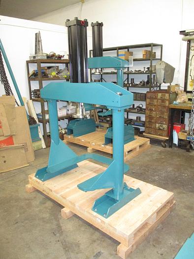 NEW 40 GALLON DISCHARGE RAM SYSTEM FOR DOUBLE PLANETARY MIXER