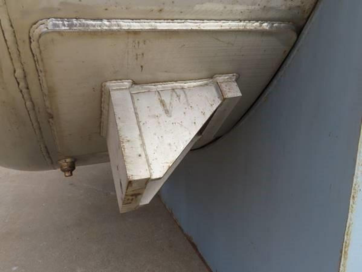 Used 6,000 GALLON STAINLESS STEEL VERTICAL TANK - 50 PSI INTERNAL @ 250 DEG. F