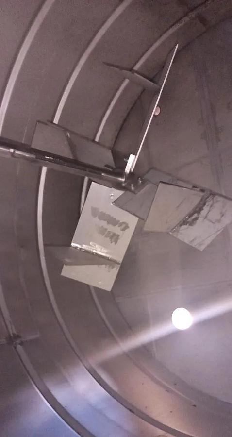 Used 12,000 GALLON ALLOY FAB VERTICAL MIX TANK WITH INTERNAL COILS - S/S