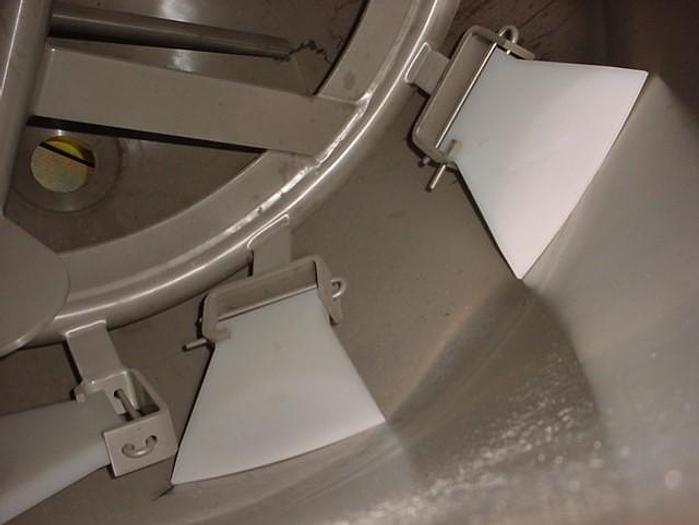 Used 200 GALLON LEE METAL S/S JACKETED KETTLE WITH AN ANGLED SWEEP AGITATOR