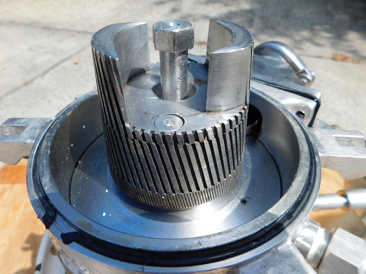 Used LEUMANN AND UHLMANN VERTICAL COLLOID MILL MODEL D 112 MS