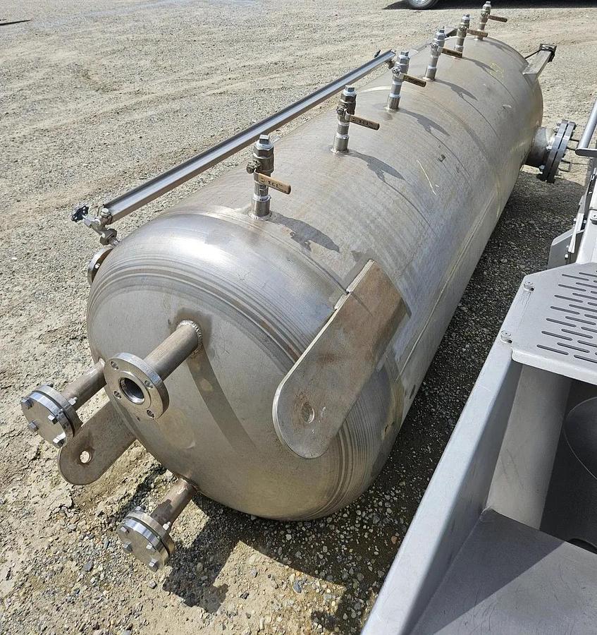 Used 450 GALLON VERTICAL VESSEL - T-316L S/S - 100 PSI/FV