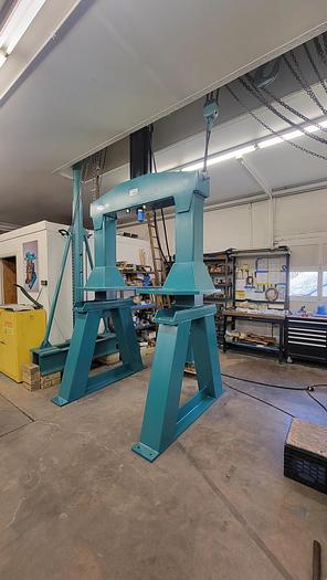 NEW 100 GALLON DISCHARGE RAM SYSTEM FOR DOUBLE PLANETARY MIXER