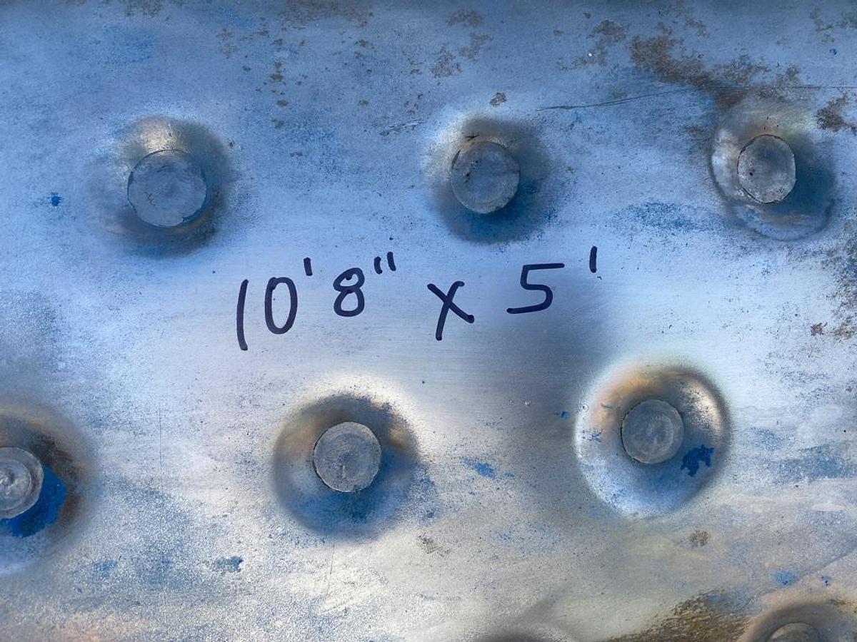 Used 1,100 GALLON VERTICAL TANK - S/S - JACKETED