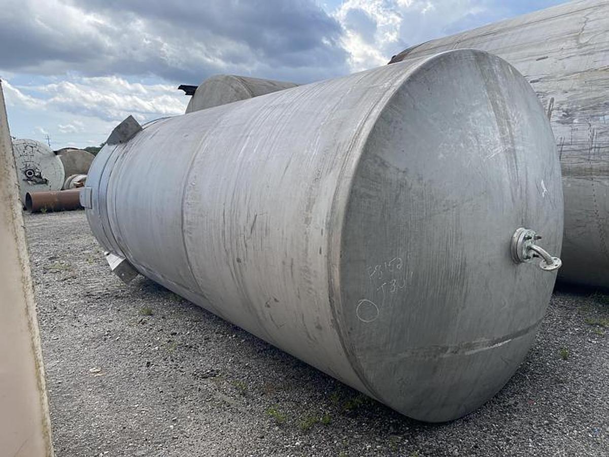 Used 5,600 GALLON ALLOY FABRICATORS VERTICAL MIX TANK - T304 S/S