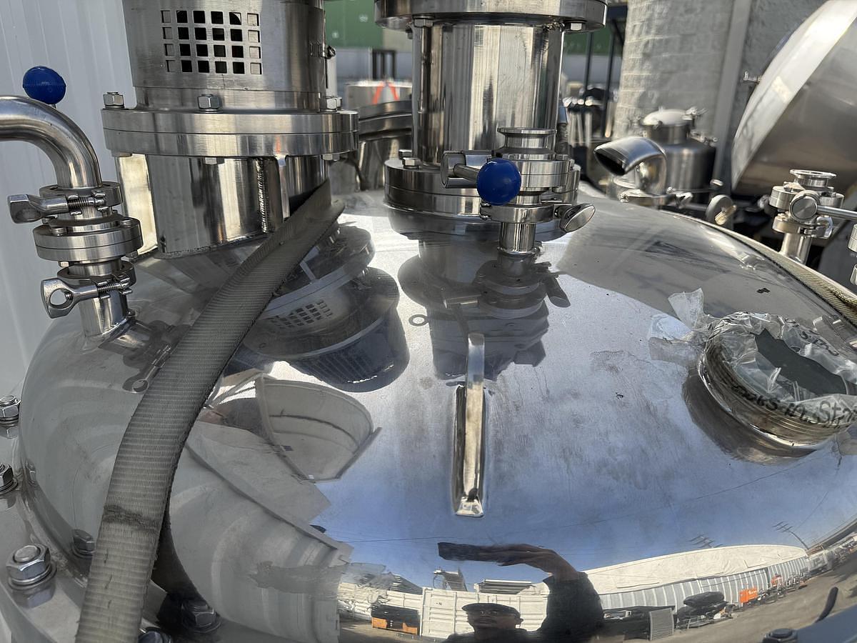 Used 500 LITER MIX TANK WITH SWEEP & EMULSIFIER - S/S - JACKETED