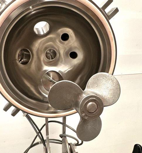 Used 2 GALLON LEE S/S JACKETED REACTOR AND MIXER