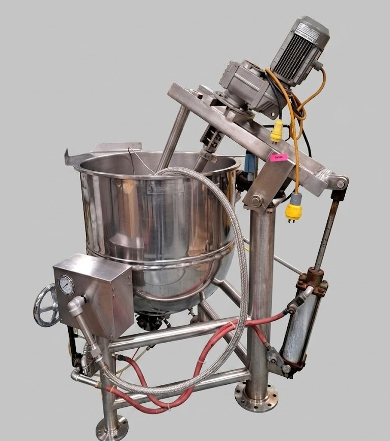 Refurbished 60 GALLON GROEN KETTLE WITH SINGLE MOTION INCLINE AGITATION - S/S - 60 PSI