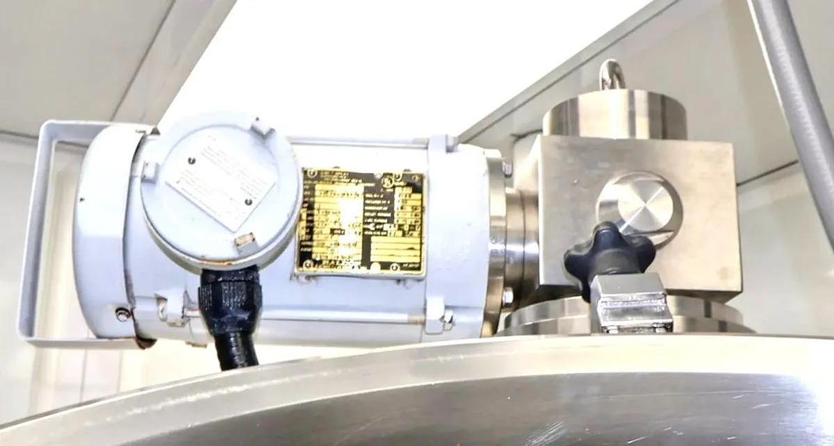 Used 600 GALLON A & B PROCESS SANITARY STAINLESS STEEL REACTOR / FERMENTER