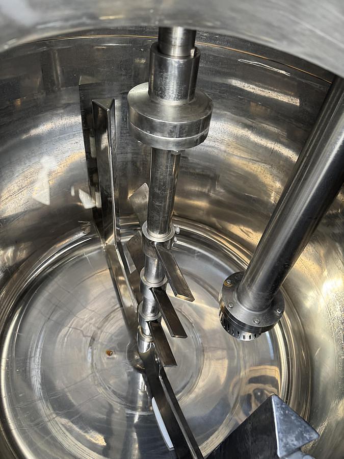 Used 500 LITER MIX TANK WITH SWEEP & EMULSIFIER - S/S - JACKETED