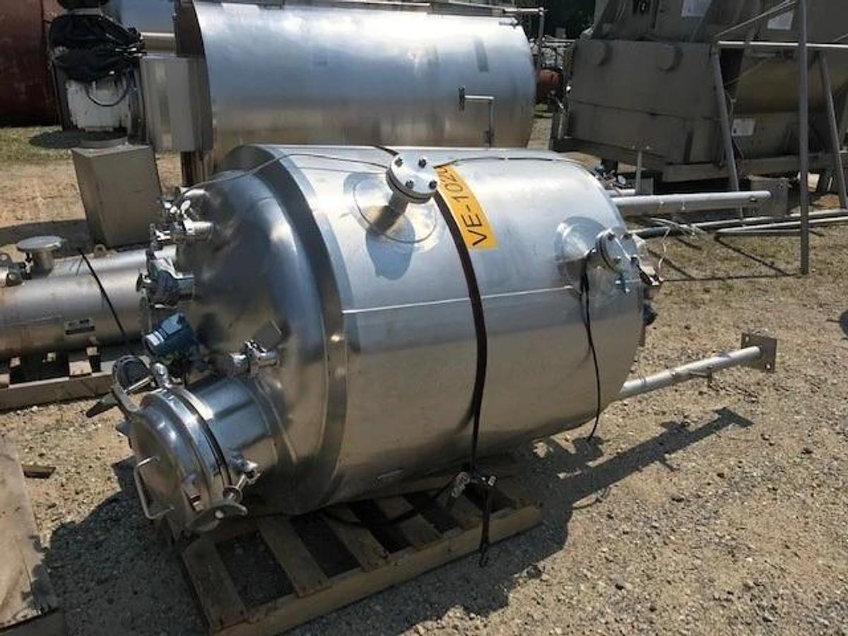 Used 600 LITER APACHE VACUUM JACKETED VESSEL - SANITARY S/S