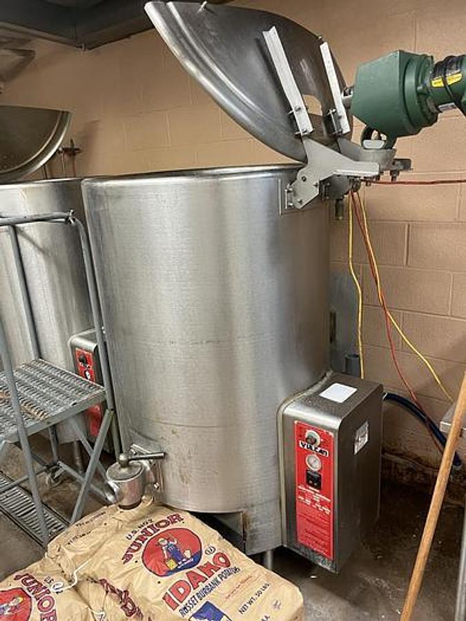 Used 150 GALLON VULCAN MIXING KETTLE SELF-CONTAINED NATURAL GAS S/S & AGITATED