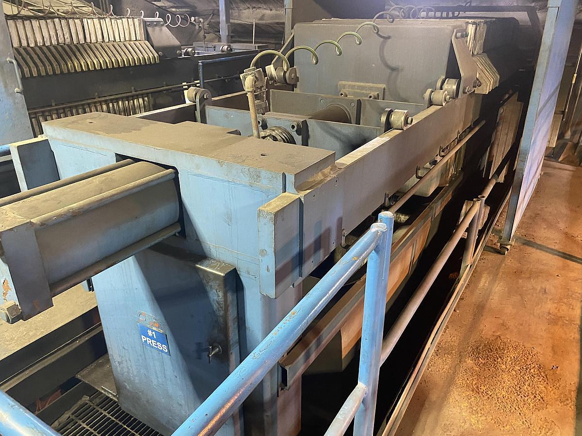 Used 40 CU. FT. US FILTER / JWI FILTER PRESS - 1000 MM - AUTOMATIC