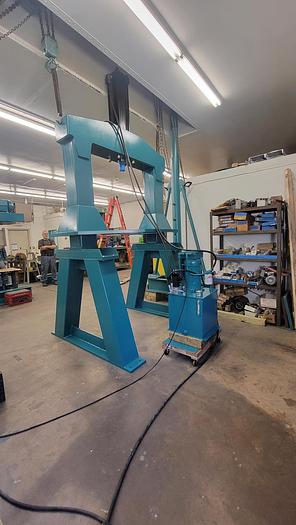 NEW 100 GALLON DISCHARGE RAM SYSTEM FOR DOUBLE PLANETARY MIXER