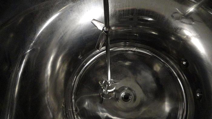 Used 200 GALLON (750 LITER) STAINLESS FABRICATION VACUUM MIX TANK - 316L S/S