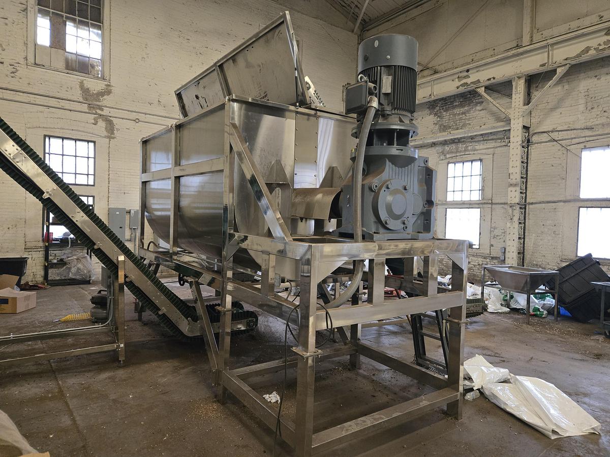 300 CU. FT. RIBBON / PADDLE BLENDER - 55 KW MOTOR