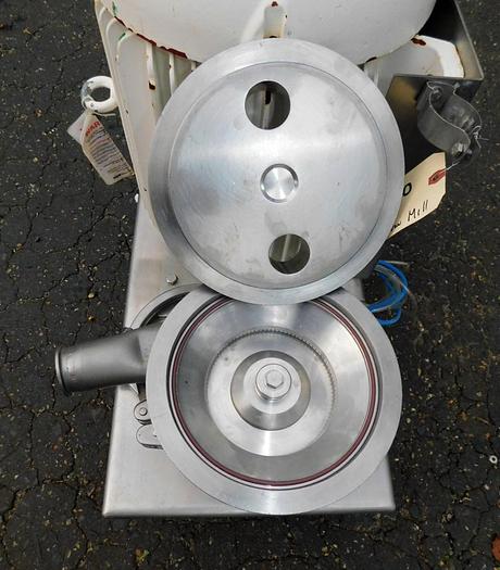 Used QUADRO YTRON INLINE VERTICAL SHEAR MILL - MODEL HV-1