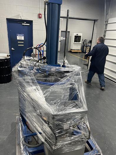 Used 40 GALLON HYDRAULIC DISCHARGE RAM & 4 ROSS MIX CANS (PACKAGE DEAL)