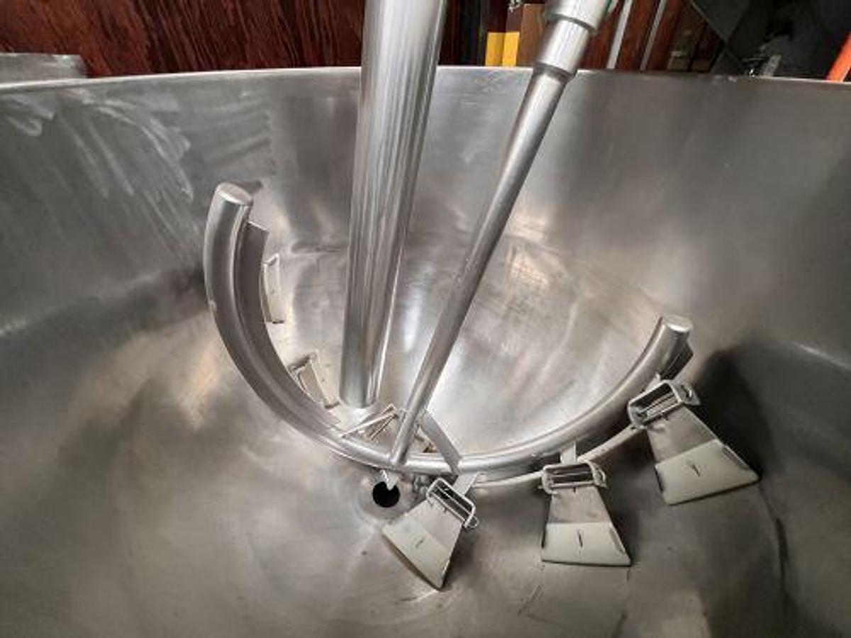 Used 250 GALLON GROEN SINGLE MOTION KETTLE - TILT OUT AGITATION WITH TILT DISCHARGE