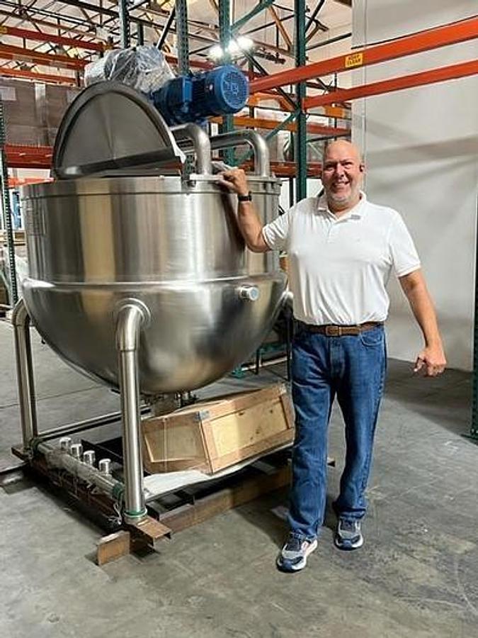SANITARY STAINLESS STEEL MIX TANKS - CUSTOM BUILT TO YOUR SPECIFICATIONS