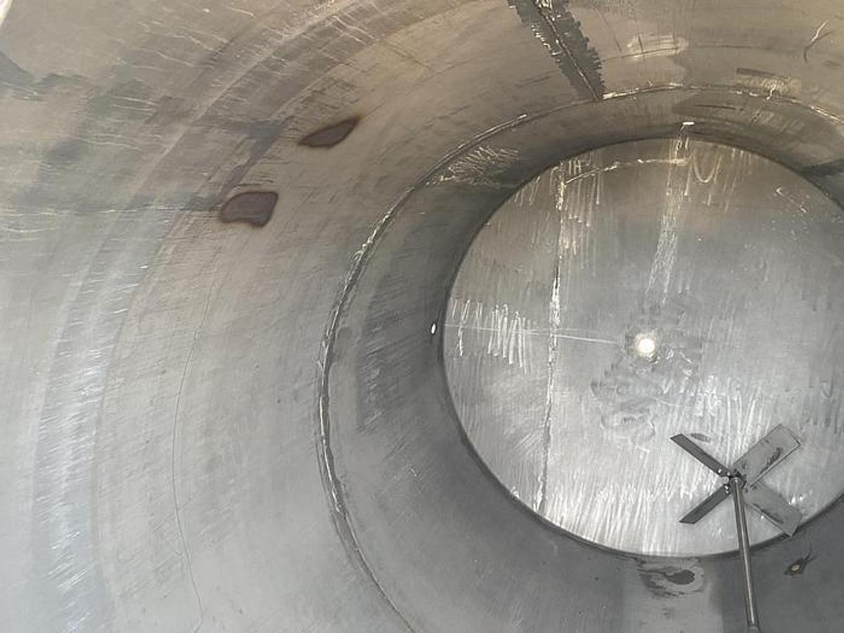 Used 4,000 GALLON LEE METAL PRODUCTS VERTICAL MIX TANK - T-304 S/S