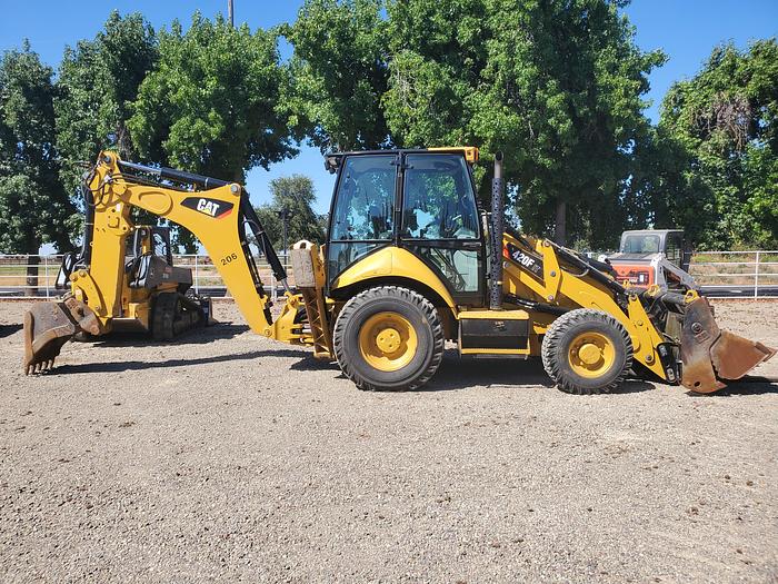 Used 2014 CAT 420F it