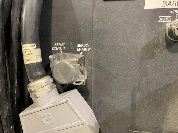 Used FANUC M900iA/600 6 AXIS CNC ROBOT WITH R30iA CONTROLLER 600KG X 2832mm REACH