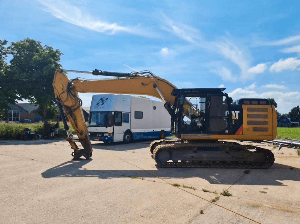 Used Caterpillar 324E - Excavator - 2014