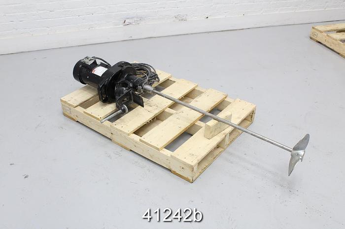 Used Dayton 32V139A Top Mount Agitator, 3-Vane, 10" SS Propeller #41242