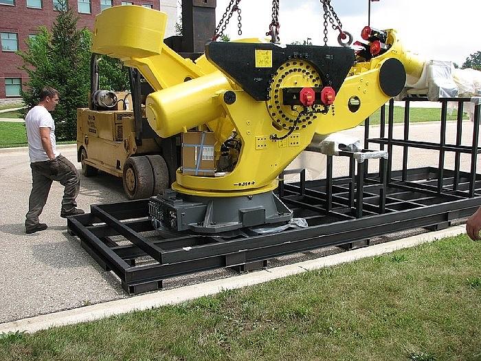 Used 2017 LIKE NEW USED FANUC M2000iA/900L 6 AXIS ROBOT 900kg CAPACI