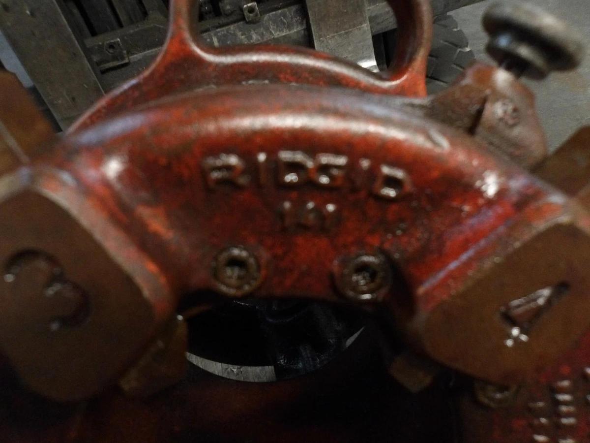 Used RIDGID 2-1/2" - 4" PIPE THREADER, JAM PROOF, #94143G USED