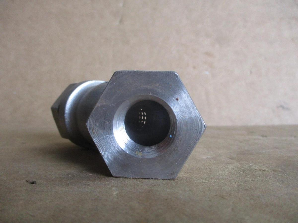 Used TITAN - FCI 1/2" STAINLESS Y-STRAINER, #9141240J NEW