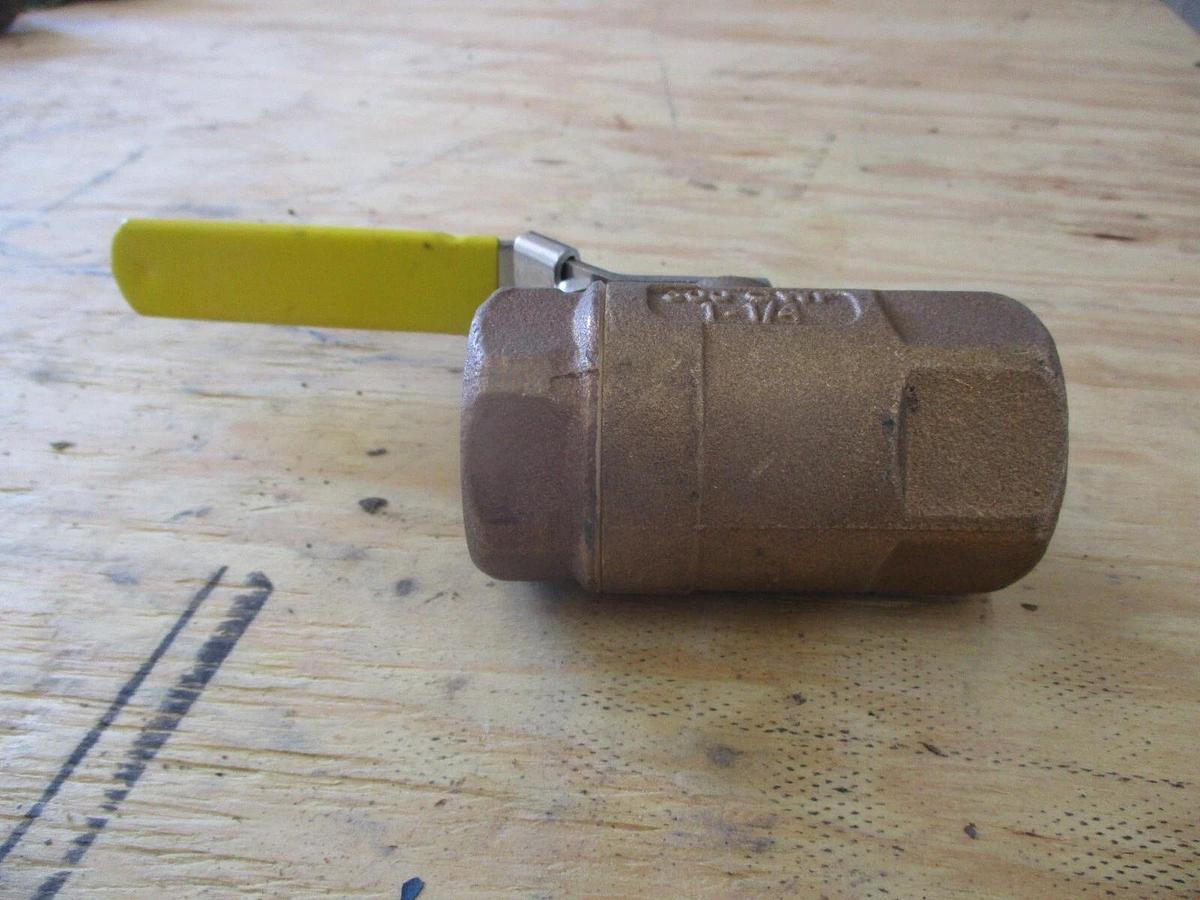 Used APOLLO 1-1/4" BRONZE BALL VALVE, #1171231J NEW