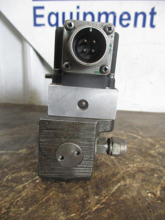 Used SUNDSTRAND SAUER MCV110A1009 PRESSURE CONTROL PILOT VALVE
