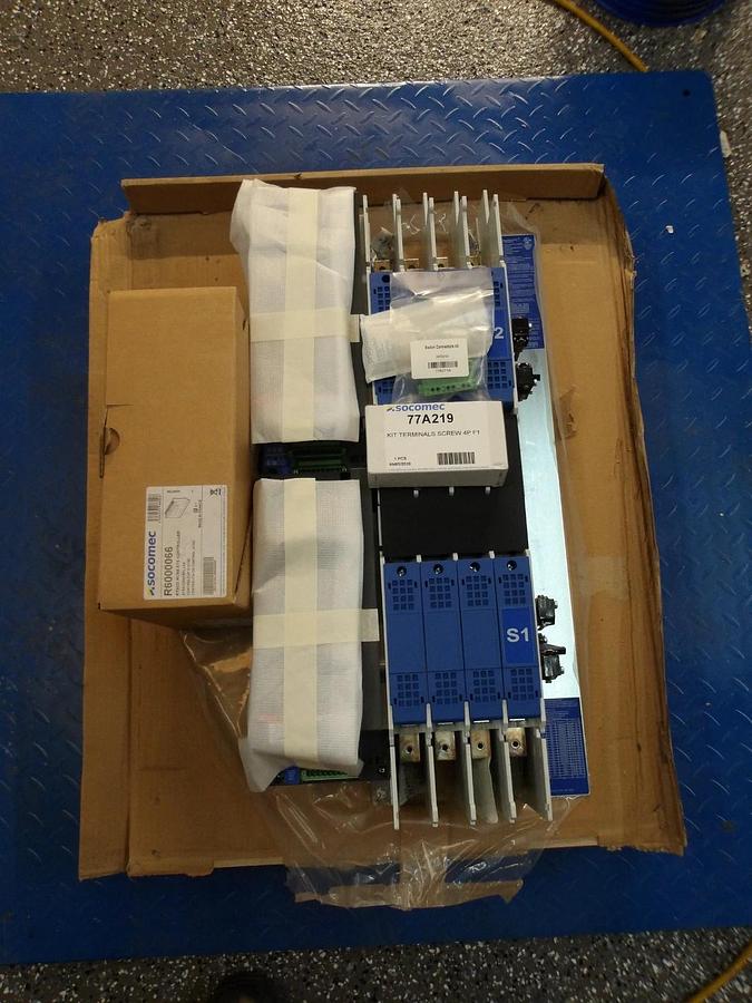 Used RUSSELECTRIC RTSCD AUTOMATIC TRANSFER SWITCH 200 AMP, #122116G NEW