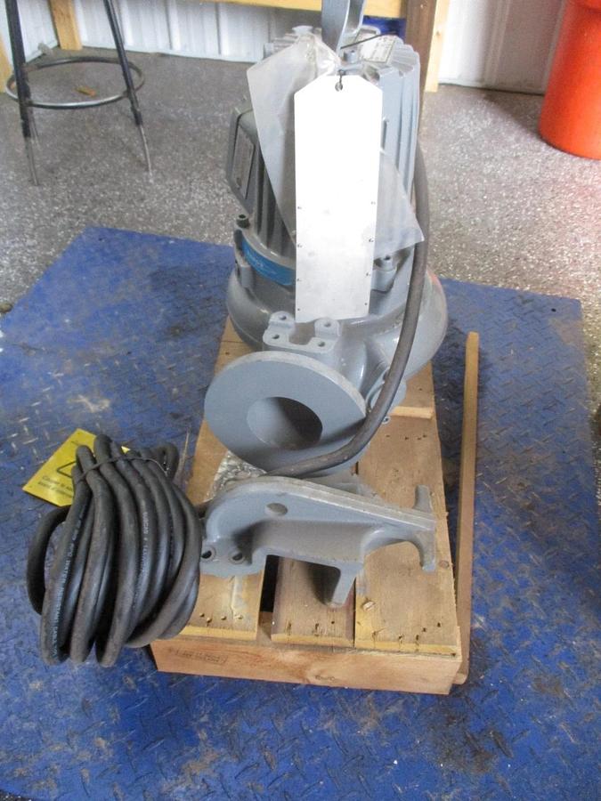 Used FLYGT 4" SUBMERSIBLE PUMP 5 HP, #68135JW NIC