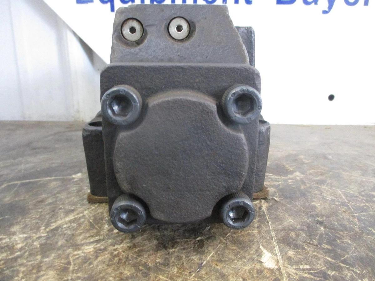 Used VICKERS DG5S-8-2C-T-M-FW DIRECTIONAL VALVE, #827225J USED
