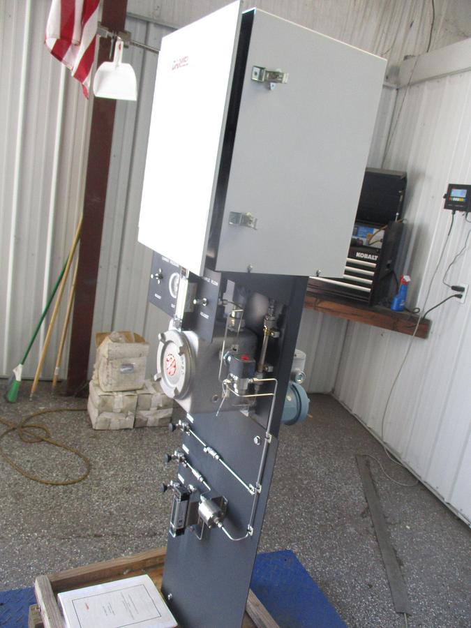 DANIEL M0N 2000 GAS CHROMATOGRAPH