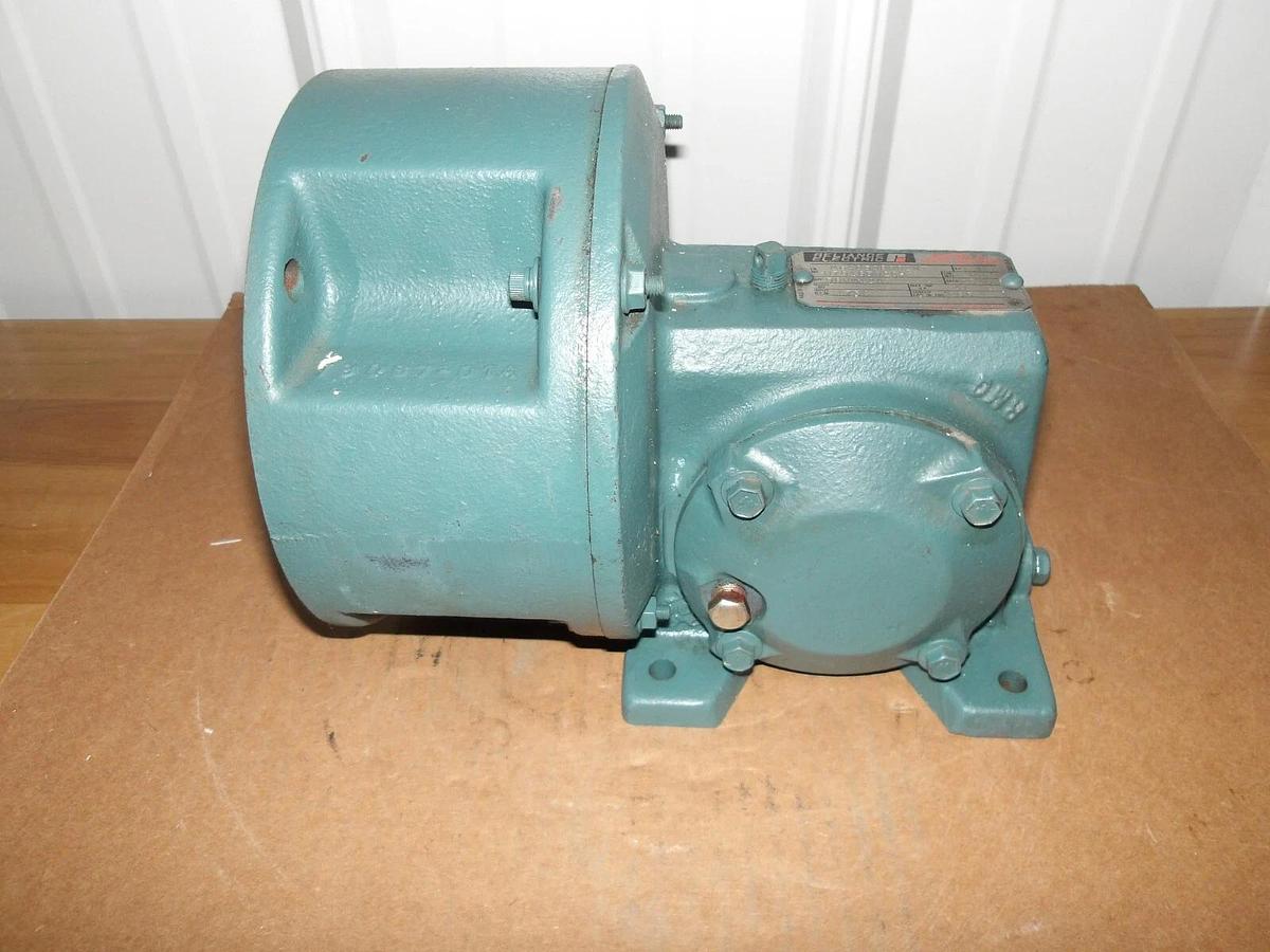 Used RELIANCE M6405008002NT MASTER SPEED REDUCER, RATIO 25.0:1, #117150G NEW